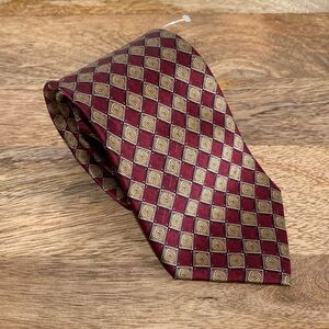SAVATORE FERRAGAMO SILK HAND MADE NECKTIE retail 220$